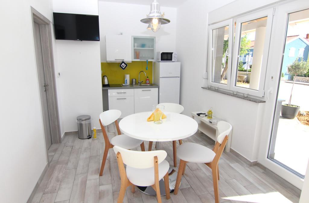 Apartment Villa Franci Pag Town Dış mekan fotoğraf