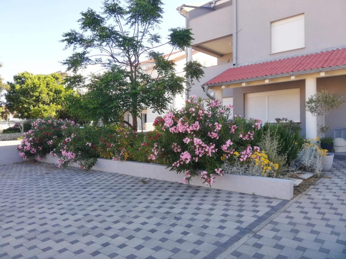 Apartment Villa Franci Pag Town Dış mekan fotoğraf